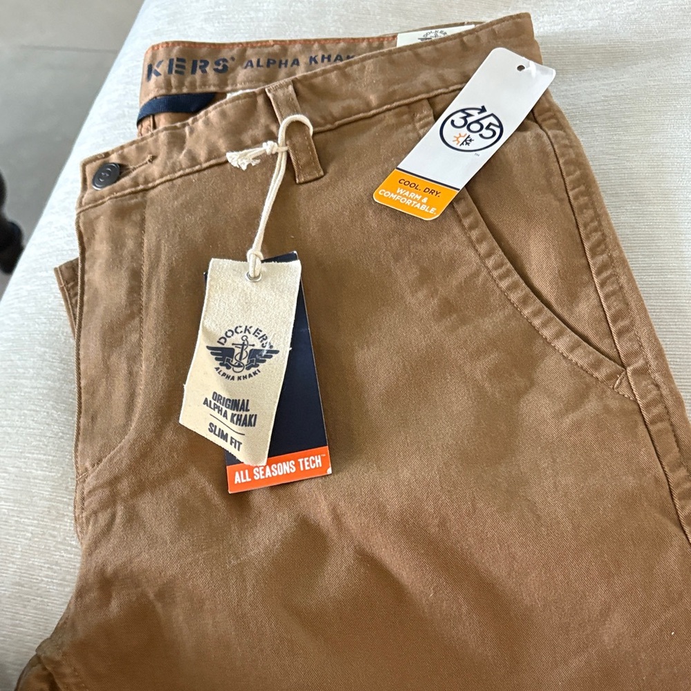Dockers slim fit khakis 34 x 30